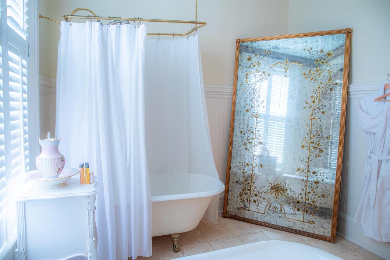 Deluxe Suite mit Whirlpool-Badewanne