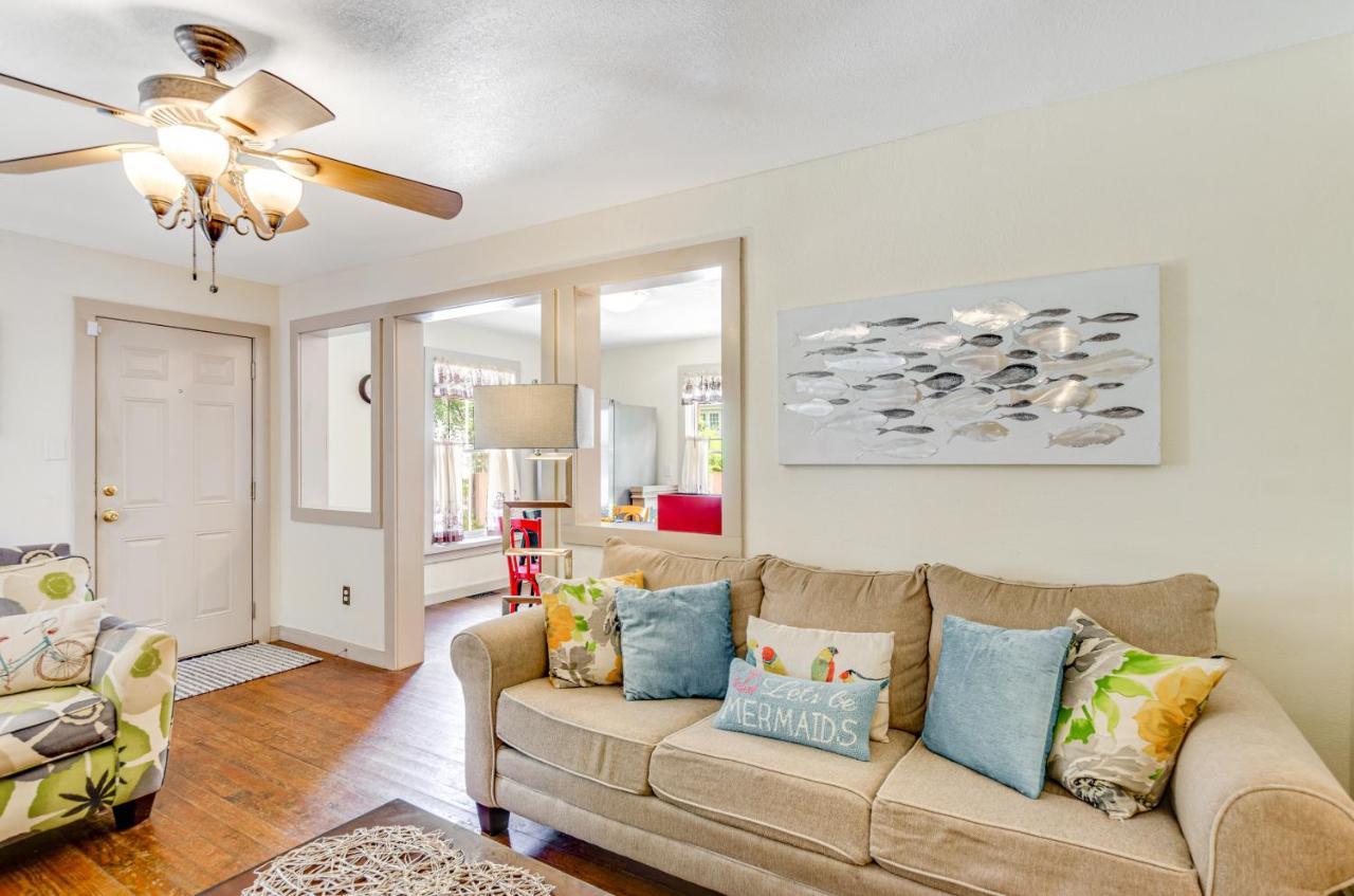 Two-Bedroom House,1267430851:JPEG