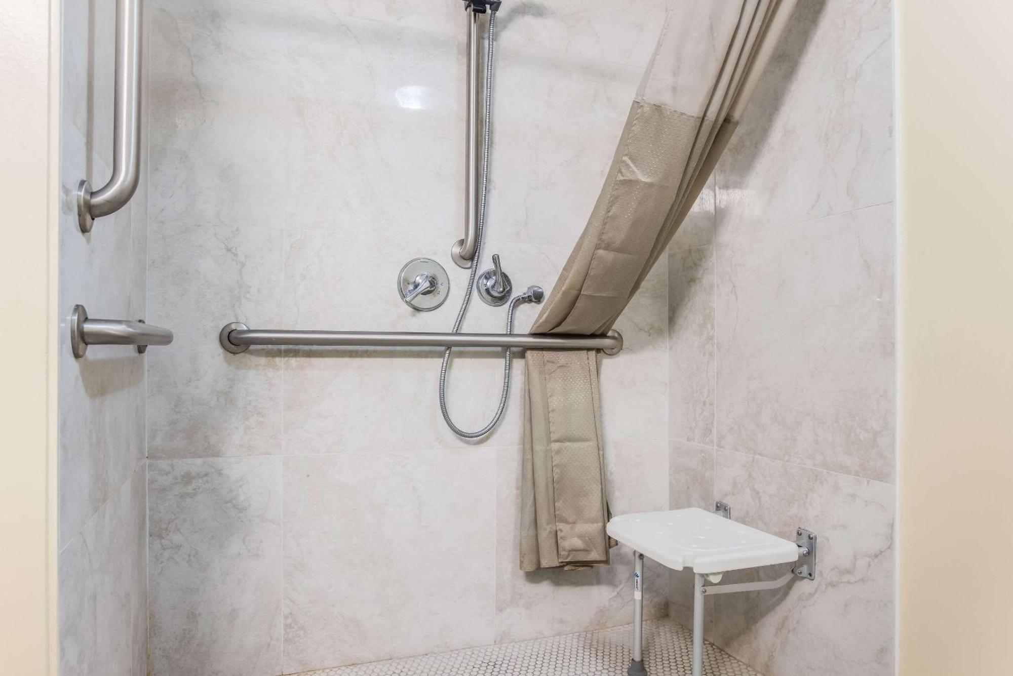 King Room - Non-Smoking,1279900717:JPEG