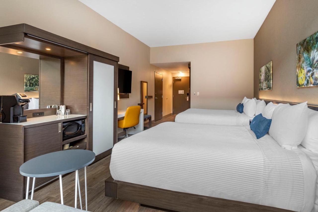 Quadruple Room with Two Queen Beds - Disability Access/Non Smoking