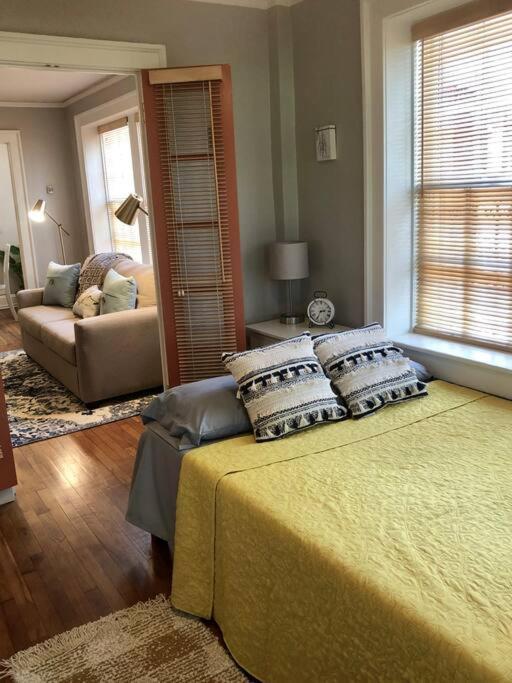 One-Bedroom Apartment,1390809035:JPEG