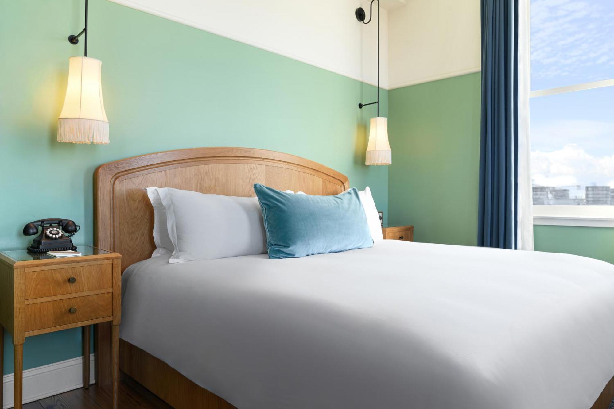 Junior Suite mit Kingsize-Bett und Sitzbereich