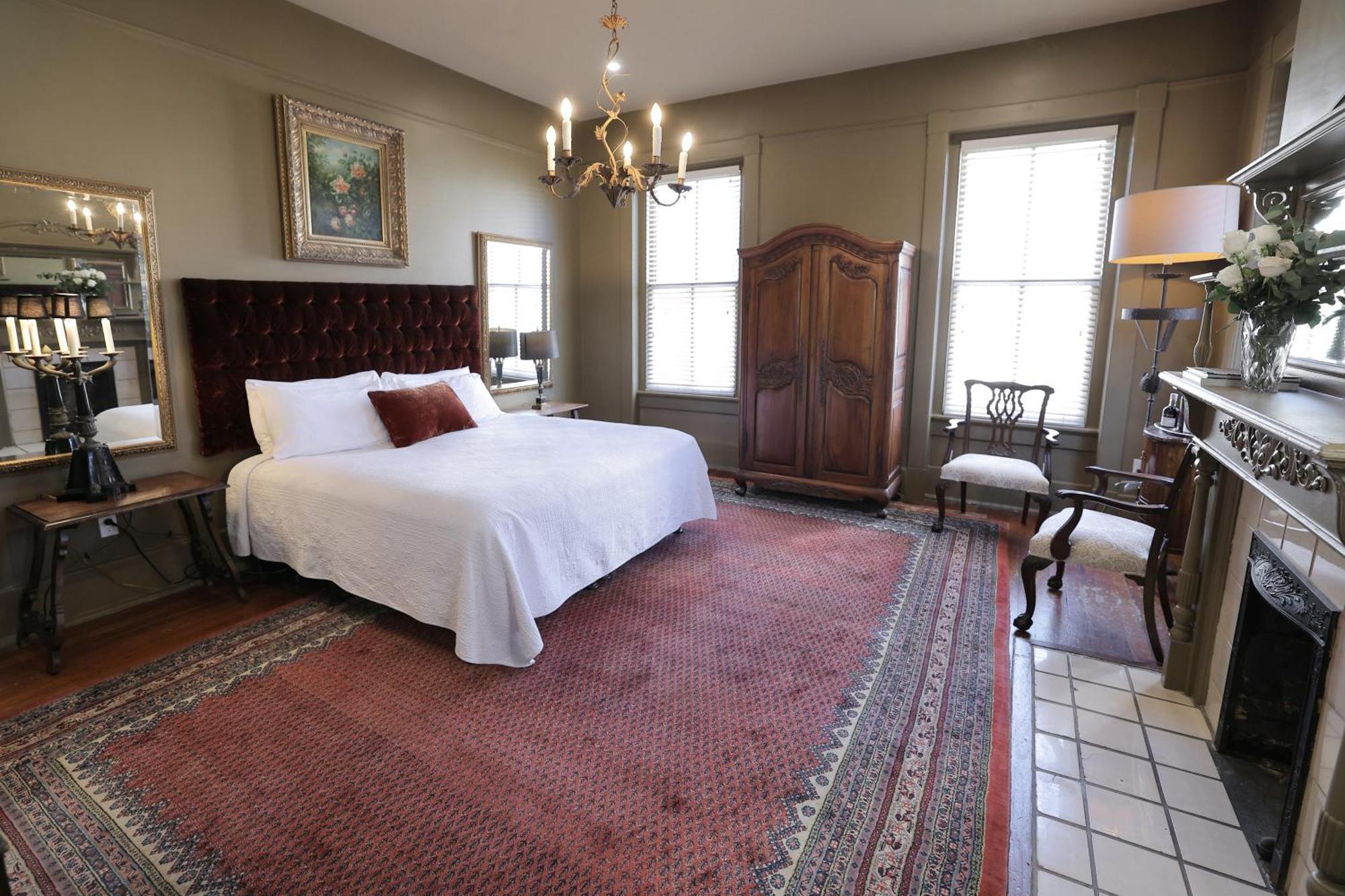 Waltham Forest- Queen Room 303