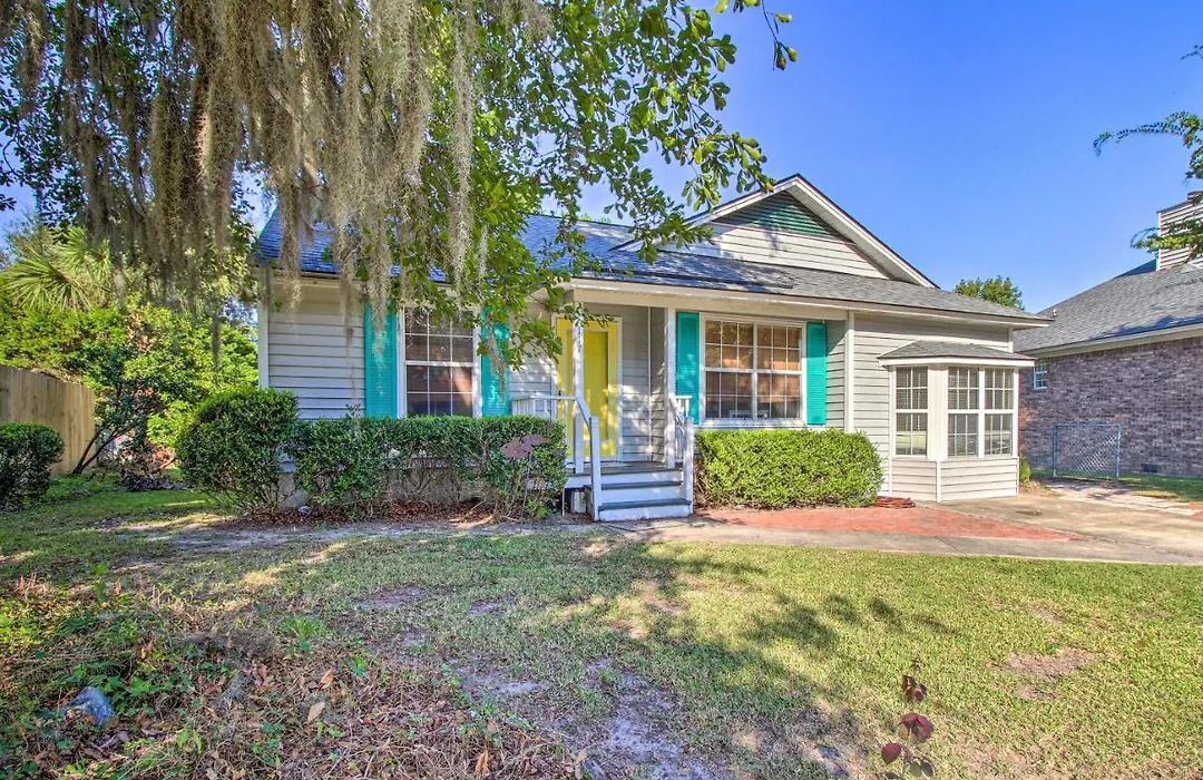 Cozy Family-Friendly Home Near Historic District!-1