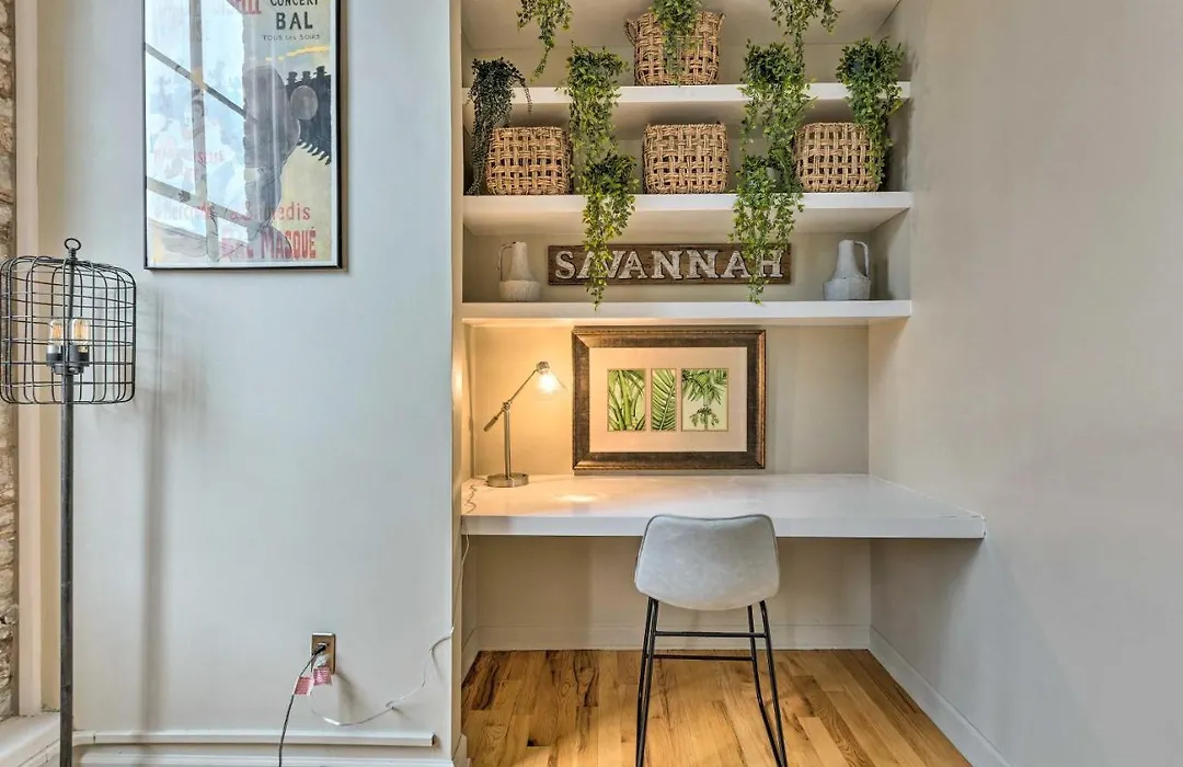 Bright Savannah Loft In Historic District!-1