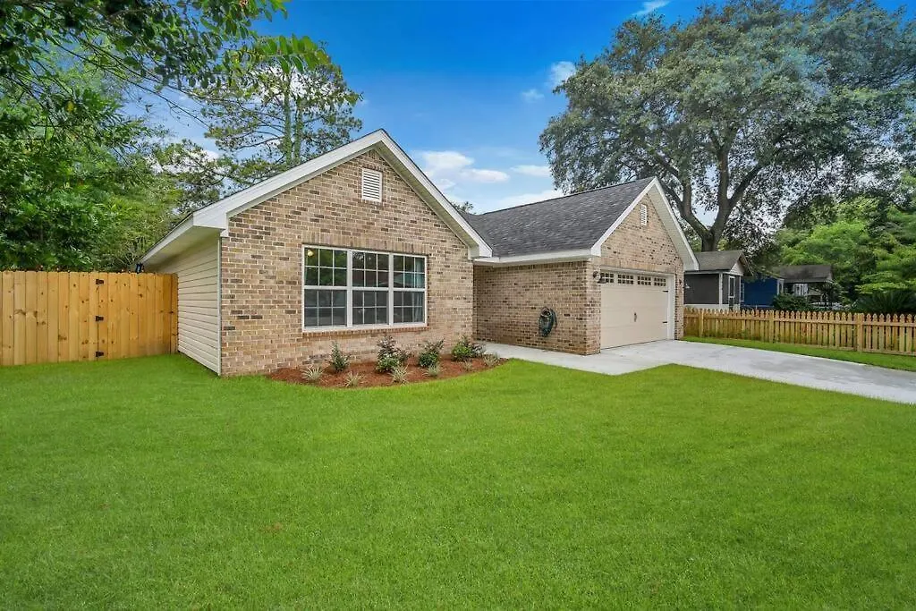 Beautiful New Construction Only 4 Min To Downtown!-1