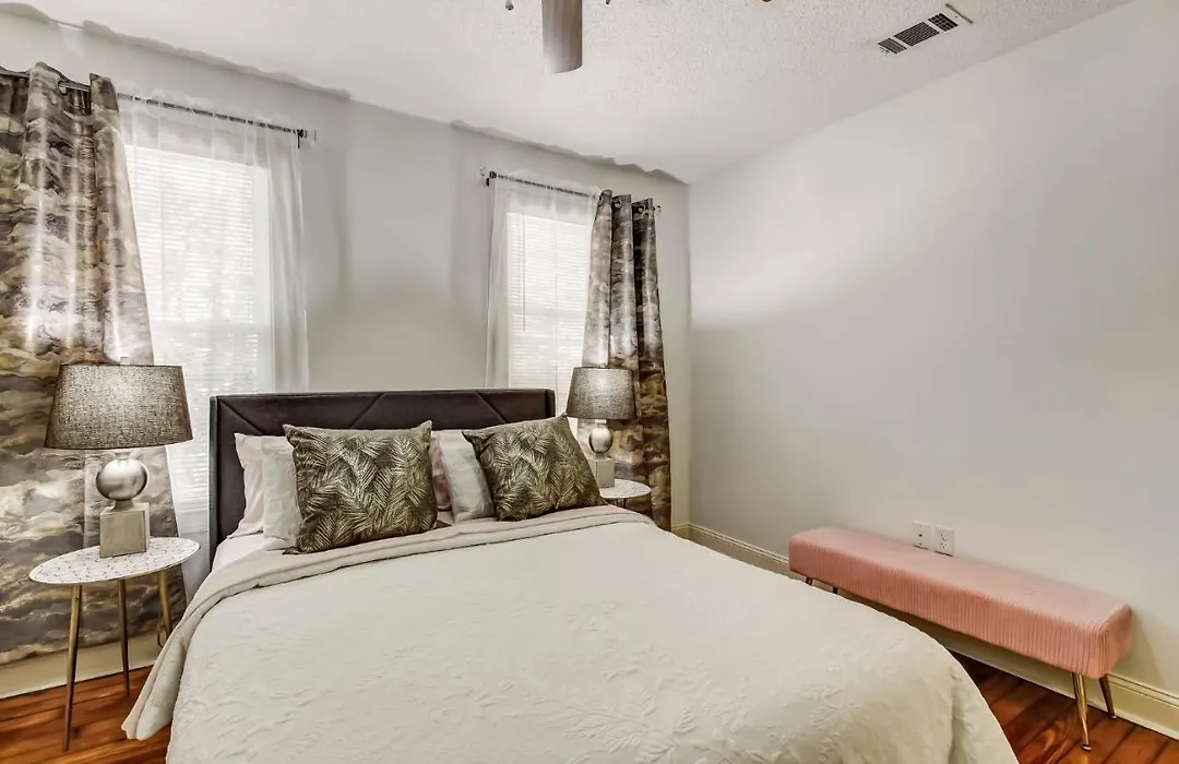 Modern Luxury Apartment 1 Mile From Forsyth Park-1