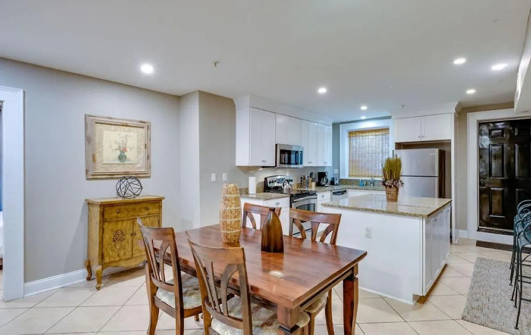 4 Bedroom Beauty Steps From The River-1