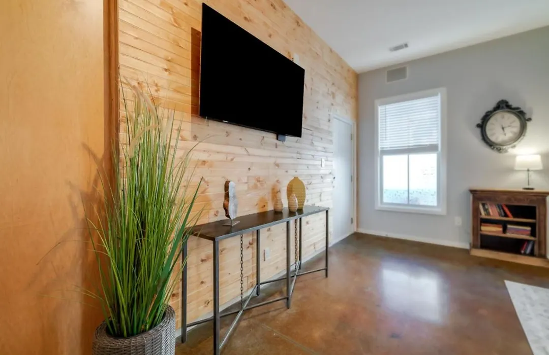 Southern Charmer-Historic District Downtown-Front Porch-Walk Score 90!!- Free Private Parking-1 Min Walk To Forsyth Park-1