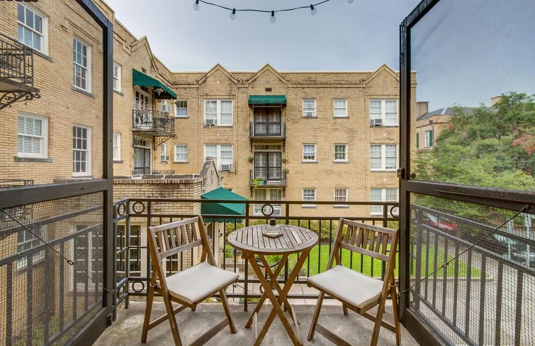 Walkable Savannah Escape In Historic District!-1