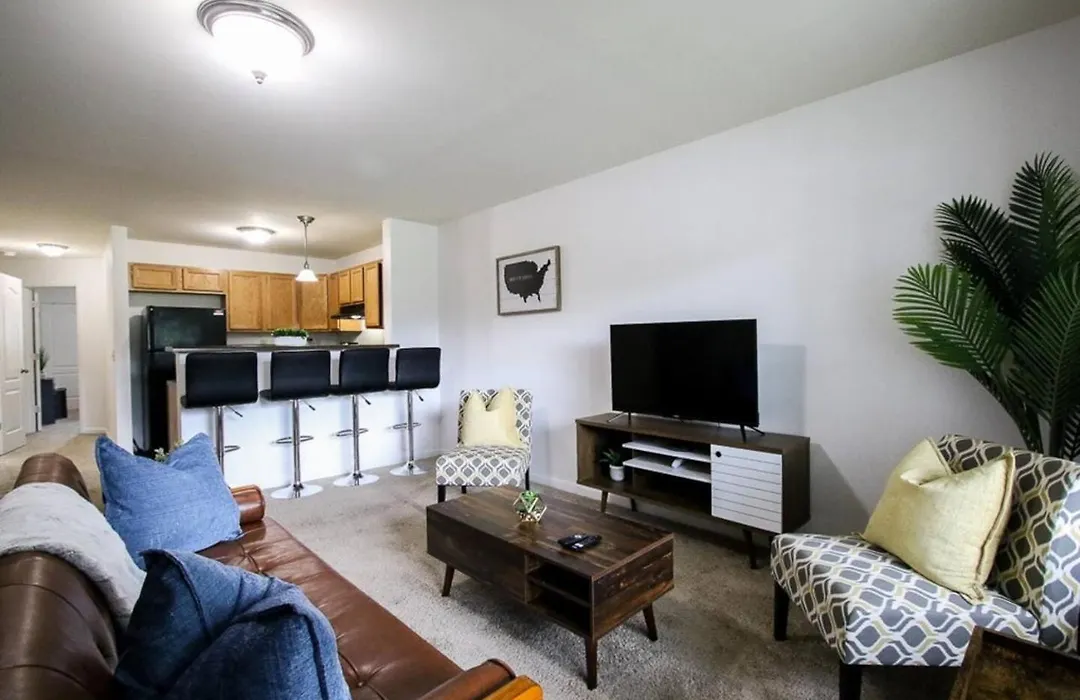 Near Historic District, 20 Minutes To Beach, Sav-1