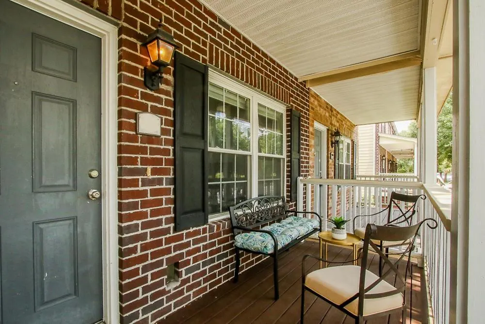 Oh Henry Townhouse For 6, 2 Miles From Downtown-1