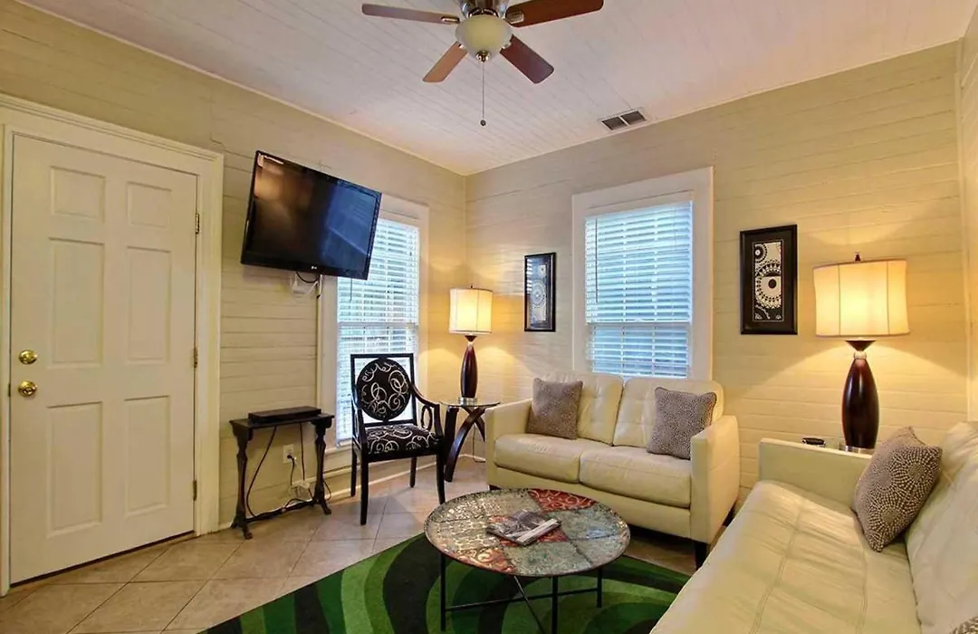Forsyth Park West Carriage House-1
