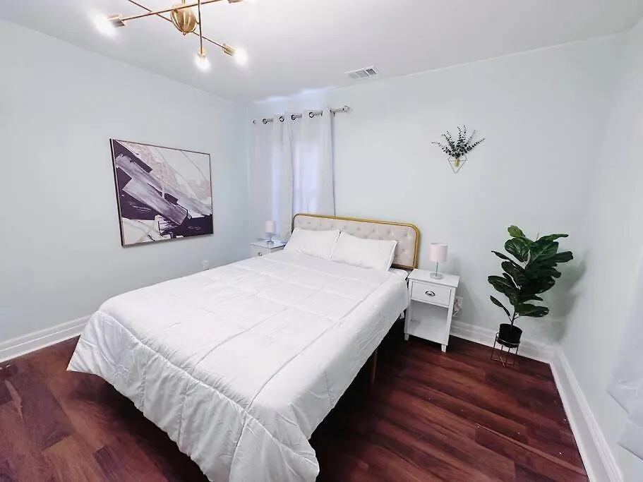 Charming Retreat House 7 Mins To Savannah Downtown Apartment-1