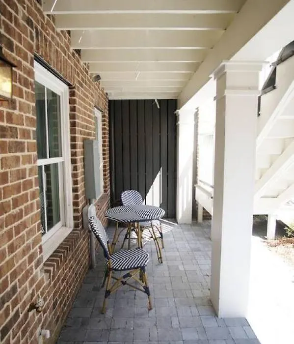 Magnolia Garden - Ground Level, Easy Parking-1