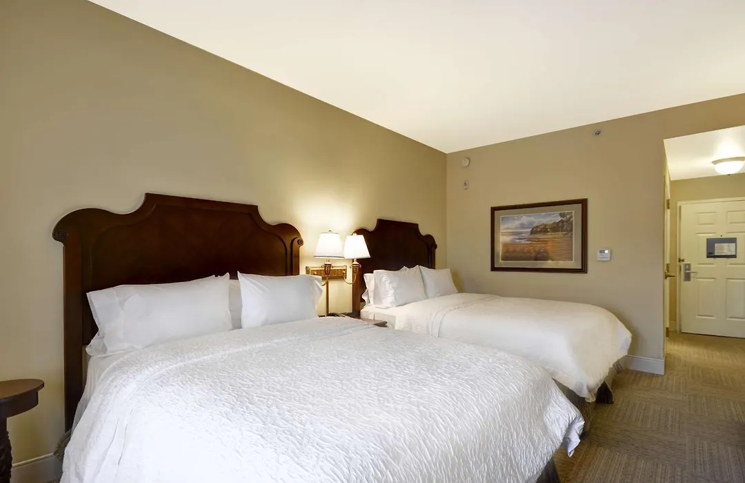 Hampton Inn & Suites Savannah Historic District-1