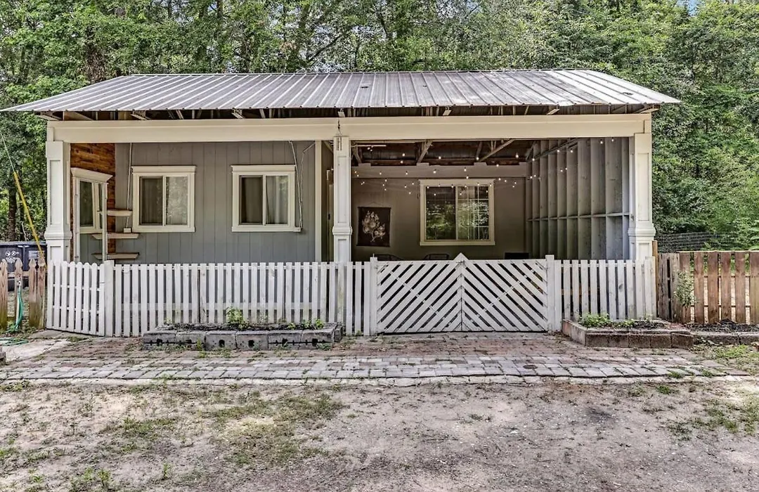Sweet Sunny Retreat- House 2-1