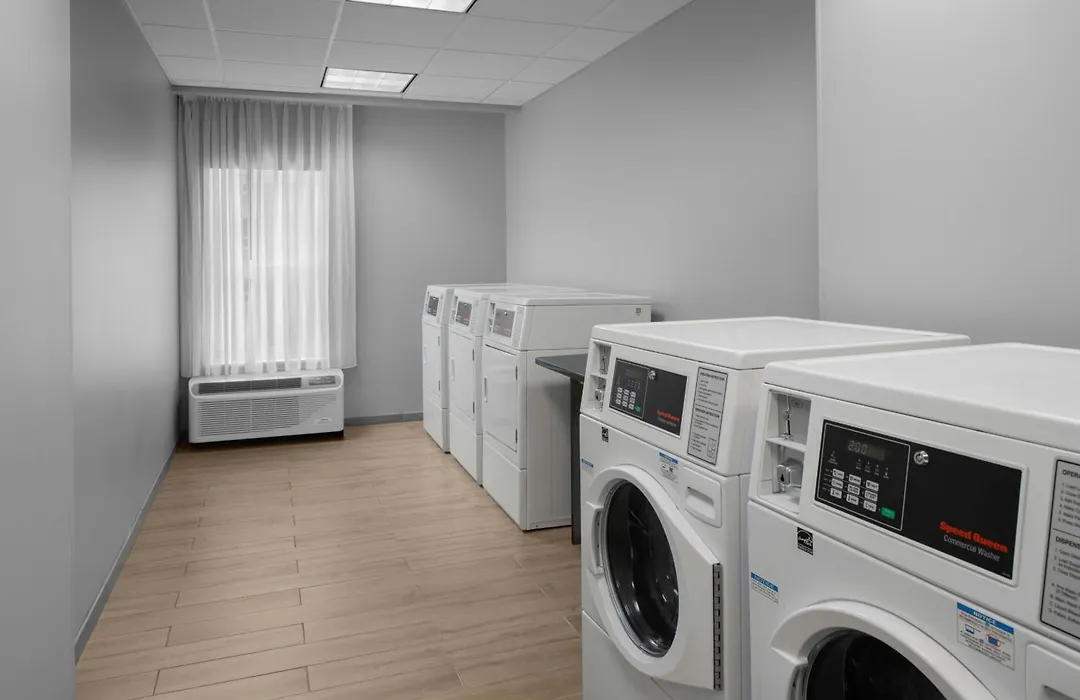 Fairfield Inn & Suites By Marriott Savannah Downtown Historic District-1