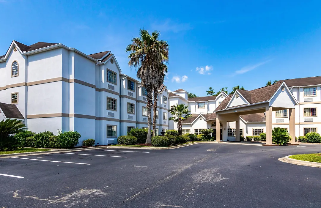 Red Roof Inn Plus+ & Suites Savannah - I-95-1