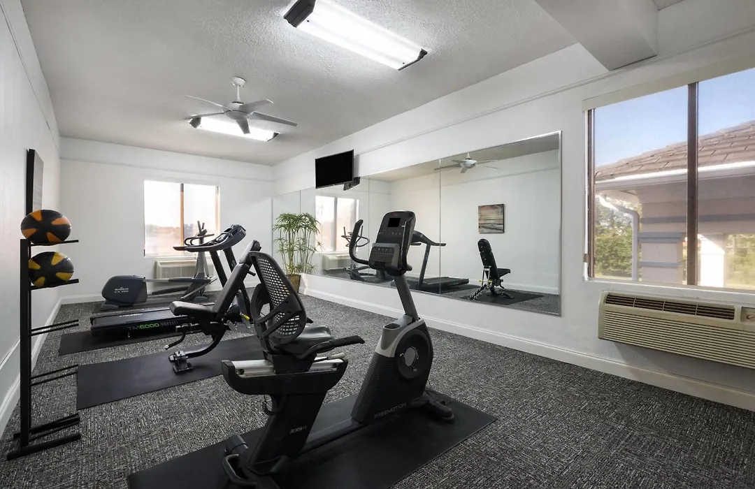 Baymont By Wyndham Savannah/Garden City-1