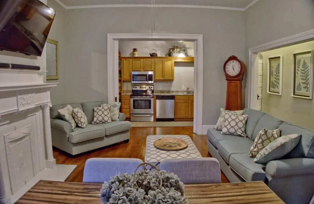 Beautiful 6 Bed, 5 Bath Historic Savannah Home-1