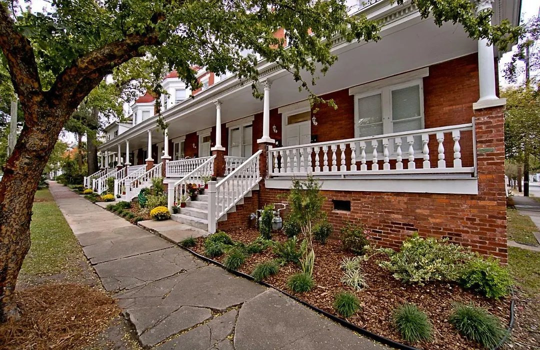 420Waldburg A - Modern Apt With Southern Charm Blocks From Forsyth-1