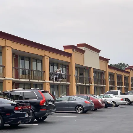 Econo Lodge Choice Hotels I 95 Savannah Gateway 24 Hour Fitness Center On Site Guest Laundry On Site Perkins Restaurant-3