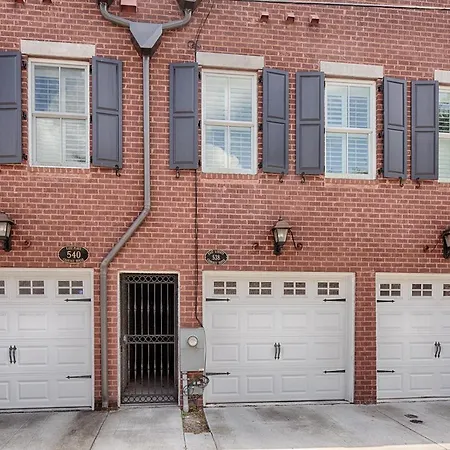 Liberty Street Redbrick Town And Carriage House-3