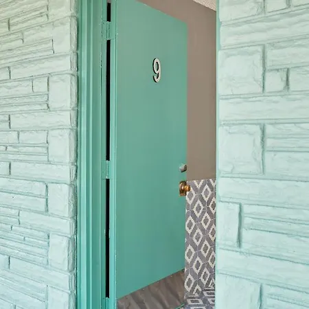 Carole Motel-3