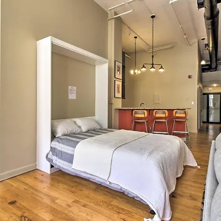 Bright Savannah Loft In Historic District!-3
