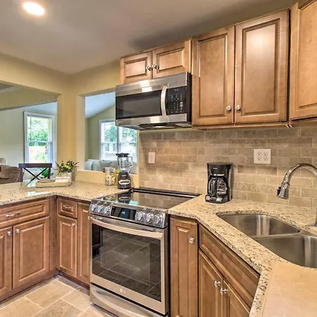 Updated Savannah Hideaway W/ Luxury Backyard!-3