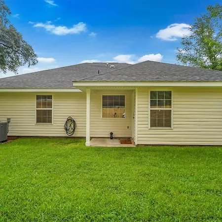 Beautiful New Construction Only 4 Min To Downtown!-2