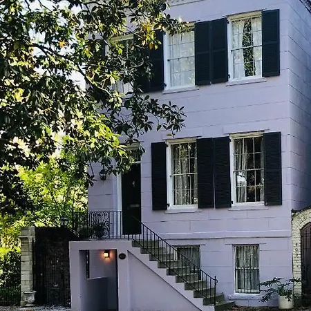 Savannah Sojourn - Time Travelers Retreat 1853-2