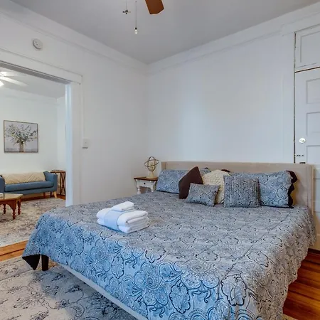 Walkable Savannah Escape In Historic District!-3