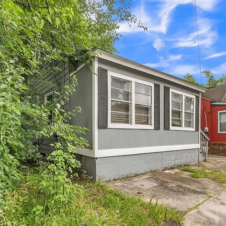Cozy Charming Two-Story Home Great For Long Stays Home-3