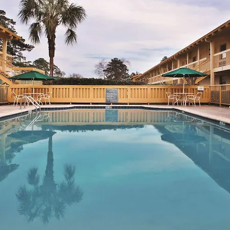 La Quinta Inn By Wyndham Savannah Midtown-2