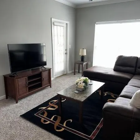 Extravagant 2 Br/2 Ba Apartment-3