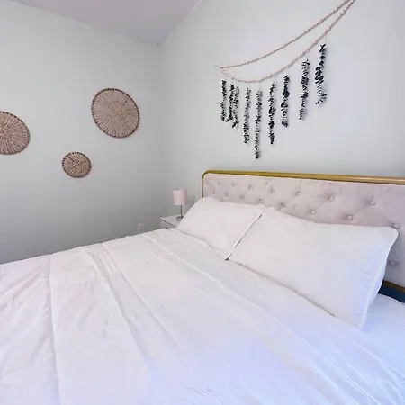 Charming Retreat House 7 Mins To Savannah Downtown Apartment-3