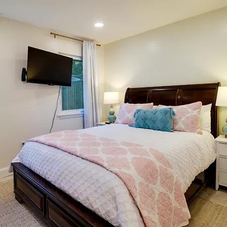 Chic Georgia Abode With Lounge Living Near Beaches!-2