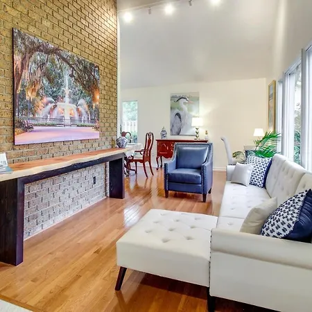 Chic Georgia Abode With Lounge Living Near Beaches!-3