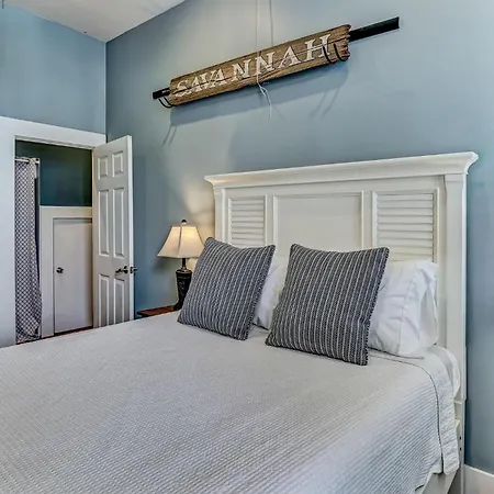 Houston Street Retreat-2