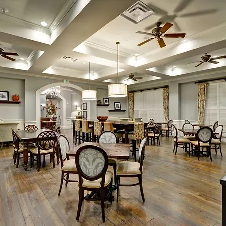 Hampton Inn & Suites Savannah Historic District-3