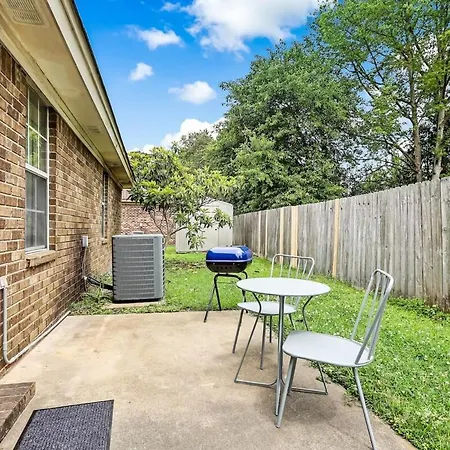 15 Mins To Hospital&Downtown Brandlewood Bungalow-2