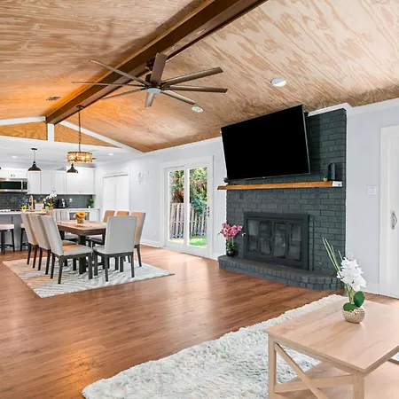 New Hidden Gem 4Br+Bonus Retreat Sav Downtwn/Tybee-2