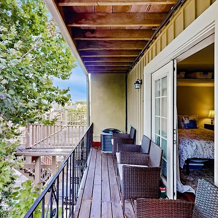 Gordon Street Retreat-2