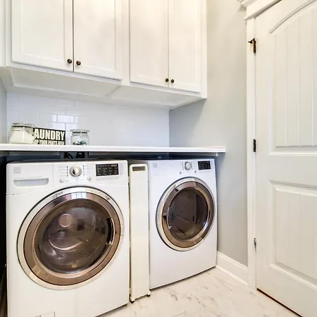 Chic Thomas Square Home In Walkable Location!-2