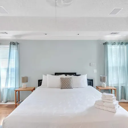 Mins To Savannah-Peachy Pied-A-Terre-3