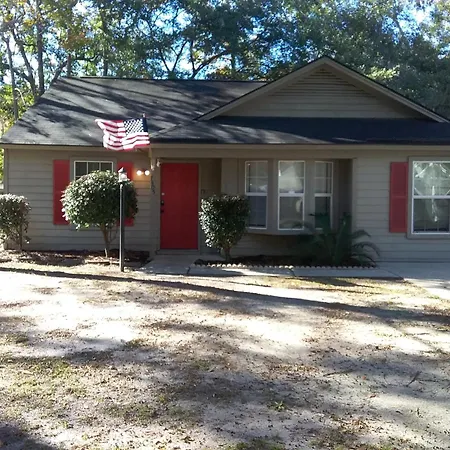 Near Dining & Downtown- Moon River District Digs-2