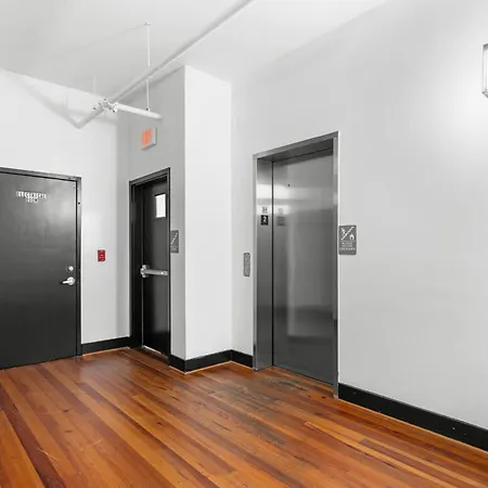 Downtown Loft- Steps Away From Plant Riverside!-3