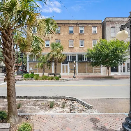 Downtown Loft- Steps Away From Plant Riverside!-2